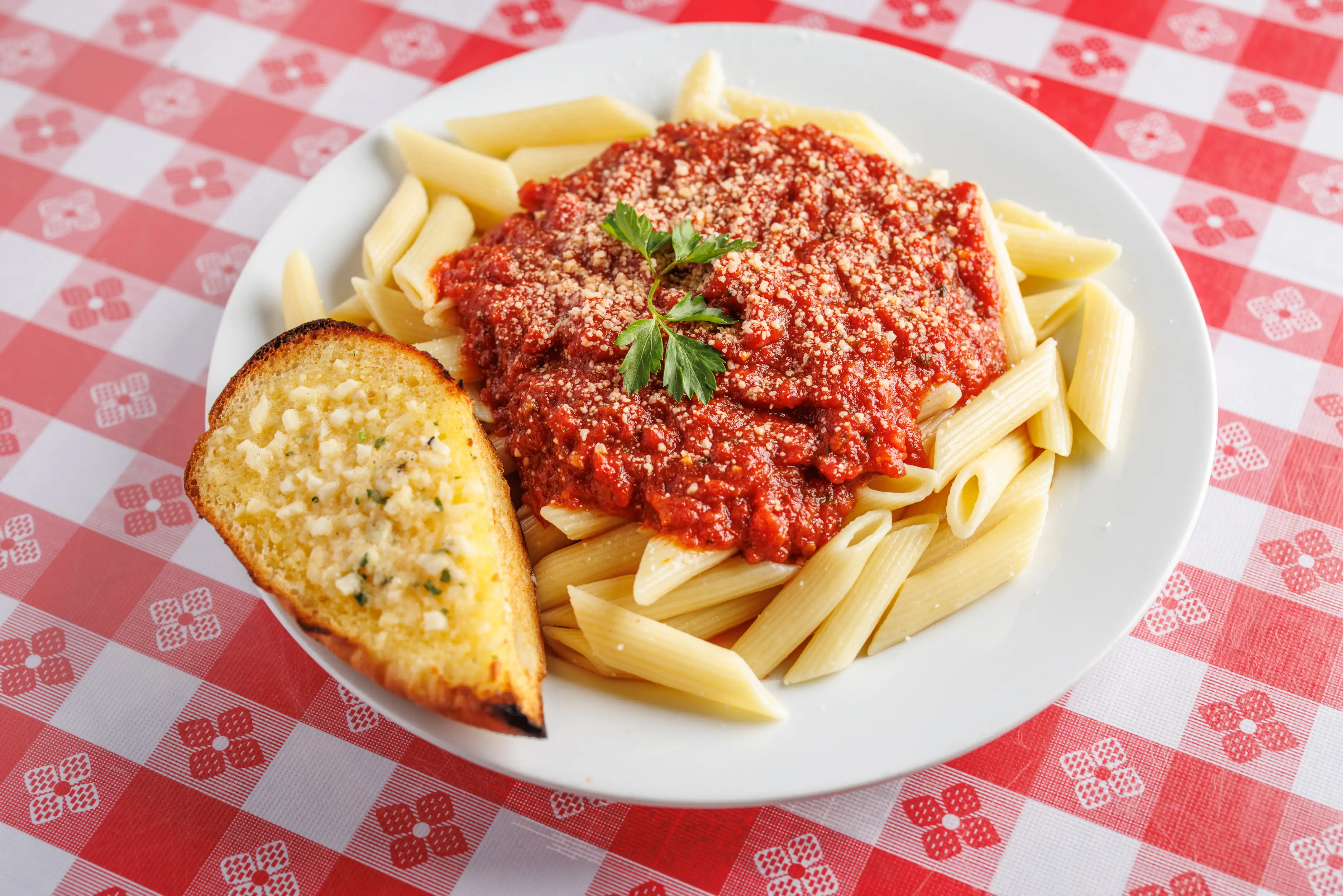 <strong>Penne Pasta Full or Half Tray</strong>